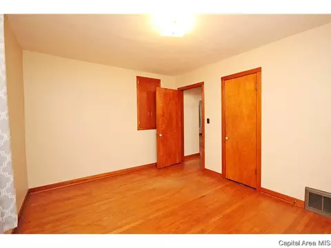 523 Wood Ave, Springfield, IL 62702 photo 12