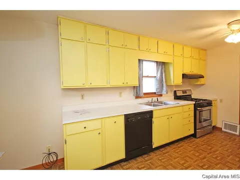 523 Wood Ave, Springfield, IL 62702 photo 7