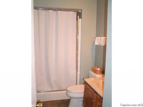 200 Glasgow Dr, Springfield, IL 62702 photo 14