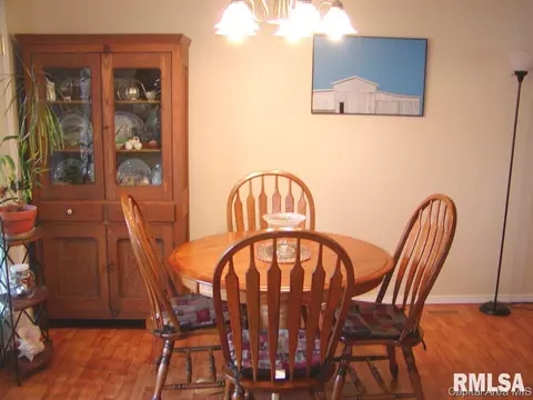 200 Glasgow Dr, Springfield, IL 62702 photo 9