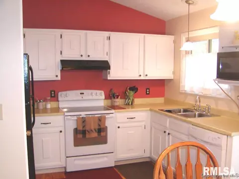 200 Glasgow Dr, Springfield, IL 62702 photo 7