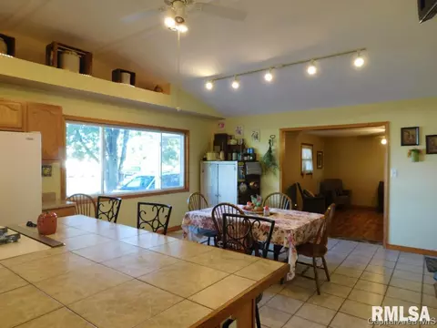 403 E Wineman, Auburn, IL 62615 photo 6
