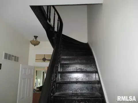 1141 N 5th St, Springfield, IL 62702 photo 5