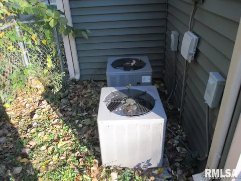 1141 N 5th St, Springfield, IL 62702 photo 28