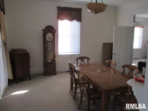 1141 N 5th St, Springfield, IL 62702 photo 3