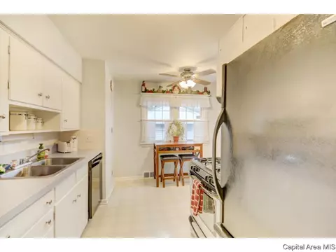 2312 S Pasfield Street St, Springfield, IL 62704 photo 8