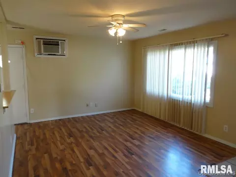 12 Garnet Ct, Springfield, IL 62703 photo 3
