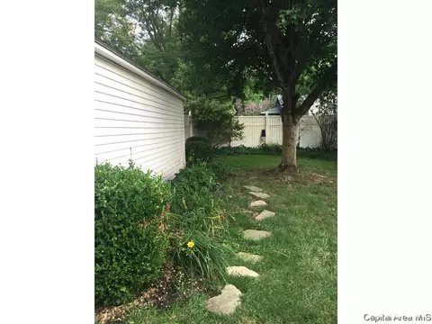 1616 W Cook St, Springfield, IL 62704 photo 5