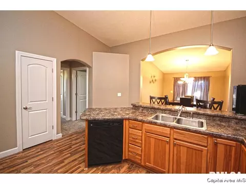 448 Chris Dr, Springfield, IL 62711 photo 9