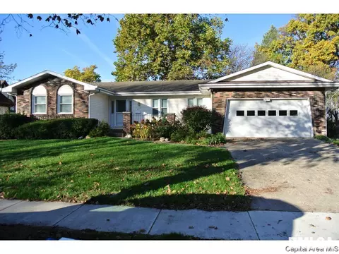 2615 Interlacken Dr, Springfield, IL 62704 photo 1