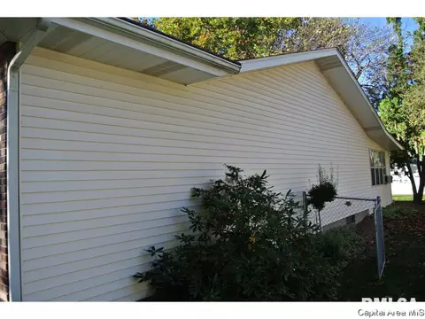 2615 Interlacken Dr, Springfield, IL 62704 photo 2