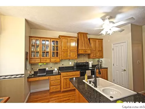 23759 Sunset Maple Ave, Athens, IL 62613 photo 6