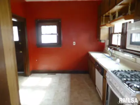 202 N Macarthur Blvd, Springfield, IL 62702 photo 8