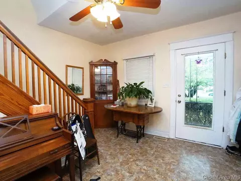 1006 N Osburn Ave, Springfield, IL 62702 photo 2