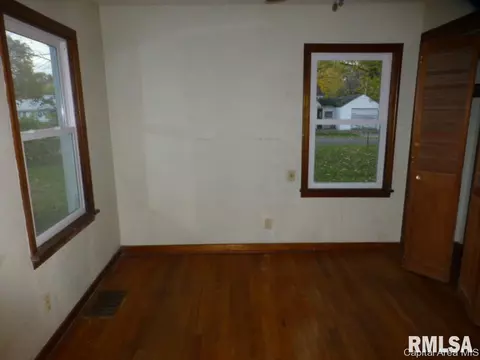 2241 S 13th St, Springfield, IL 62703 photo 6