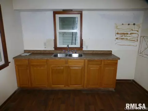 2241 S 13th St, Springfield, IL 62703 photo 5