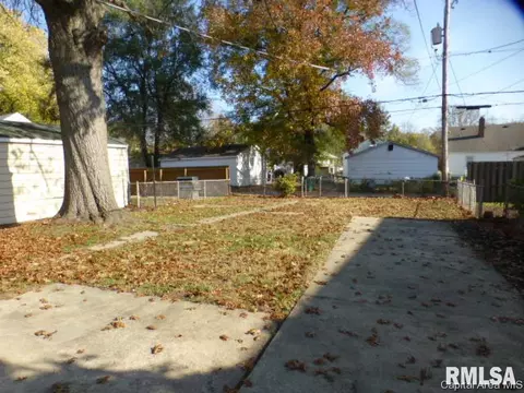 2418 Yale Blvd, Springfield, IL 62703 photo 13