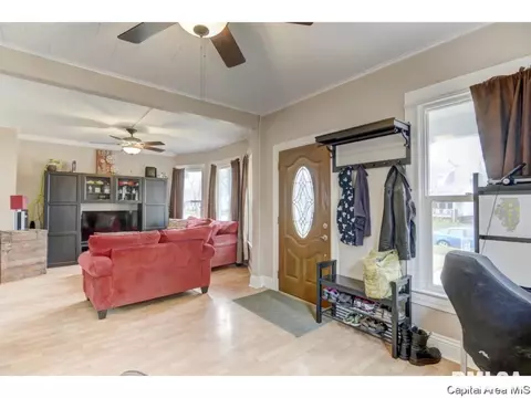 108 N State St, Springfield, IL 62702 photo 2