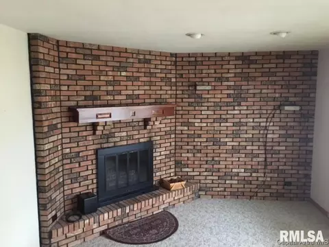 2316 Eastview Dr, Springfield, IL 62702 photo 4
