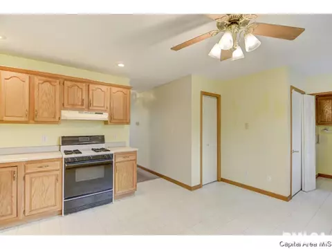 5100 Deerwood Lk, Springfield, IL 62703 photo 8
