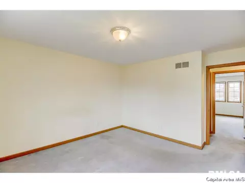 5100 Deerwood Lk, Springfield, IL 62703 photo 15