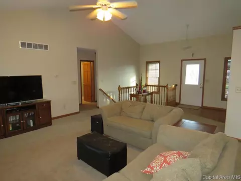 5221 Manhattan Dr, Springfield, IL 62711 photo 4