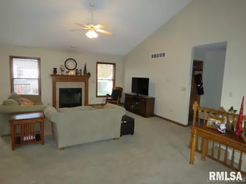 5221 Manhattan Dr, Springfield, IL 62711 photo 3