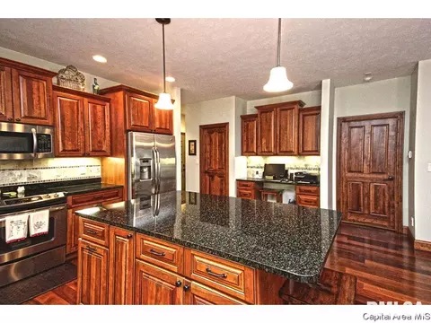 2210 Charlack Ave, Springfield, IL 62704 photo 9