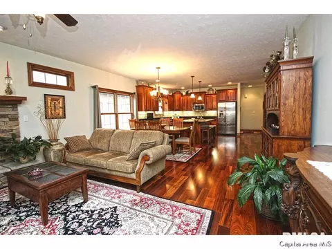 2210 Charlack Ave, Springfield, IL 62704 photo 5