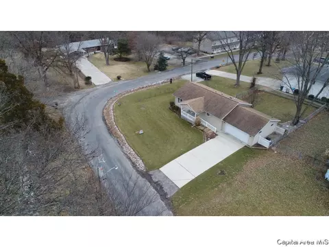 2500 Harbauer W, Springfield, IL 62702 photo 4