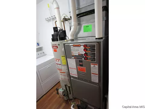2500 Harbauer W, Springfield, IL 62702 photo 25