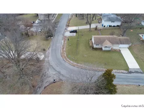 2500 Harbauer W, Springfield, IL 62702 photo 3
