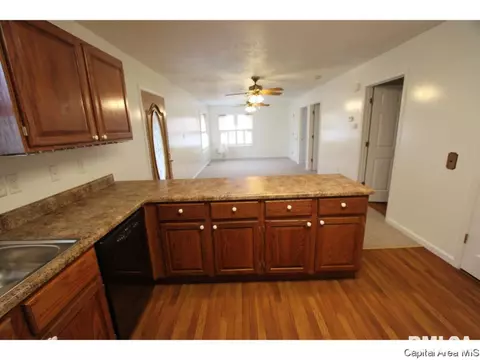 2500 Harbauer W, Springfield, IL 62702 photo 17