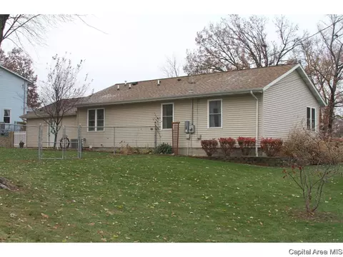 2500 Harbauer W, Springfield, IL 62702 photo 6