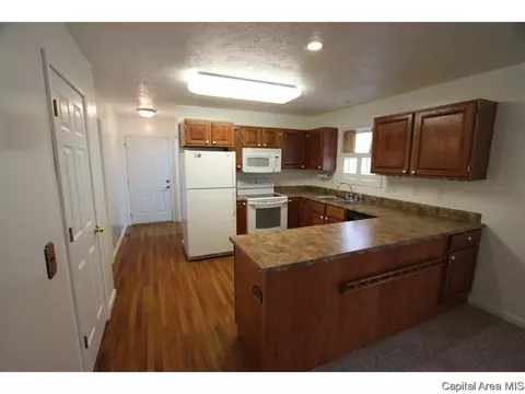 2500 Harbauer W, Springfield, IL 62702 photo 15