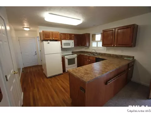 2500 Harbauer W, Springfield, IL 62702 photo 10