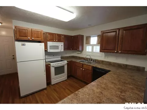 2500 Harbauer W, Springfield, IL 62702 photo 16