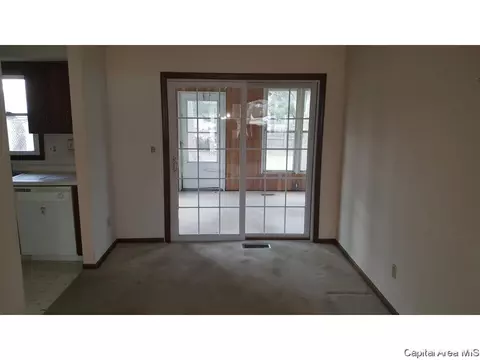 3225 Clarendon, Springfield, IL 62704 photo 3