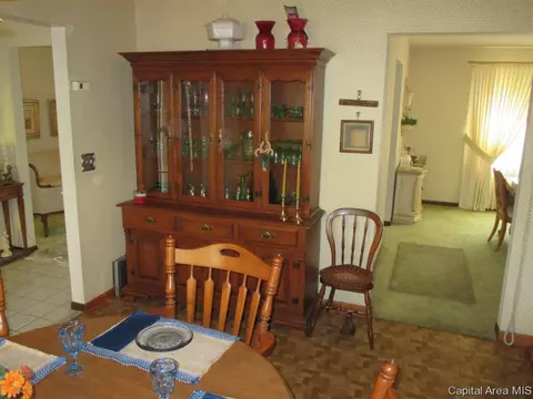 2212 Montclair Dr, Springfield, IL 62704 photo 8
