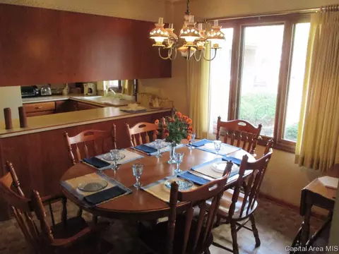 2212 Montclair Dr, Springfield, IL 62704 photo 7