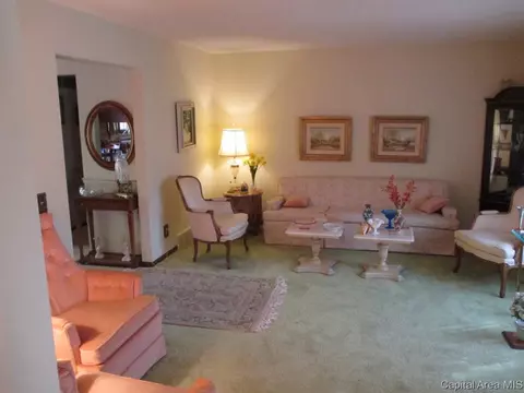 2212 Montclair Dr, Springfield, IL 62704 photo 4