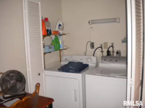 231 E Springfield, Virginia, IL 62691 photo 9