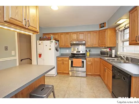 2006 Cambridge, Springfield, IL 62704 photo 9