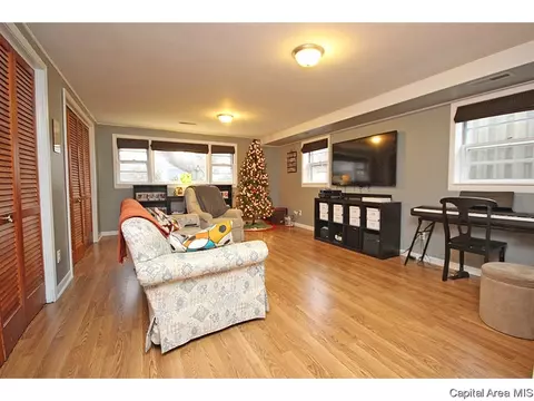 2006 Cambridge, Springfield, IL 62704 photo 13