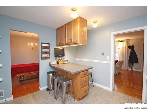 2006 Cambridge, Springfield, IL 62704 photo 11