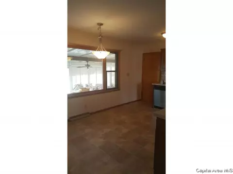 1422 Johnson Ln, Springfield, IL 62702 photo 6