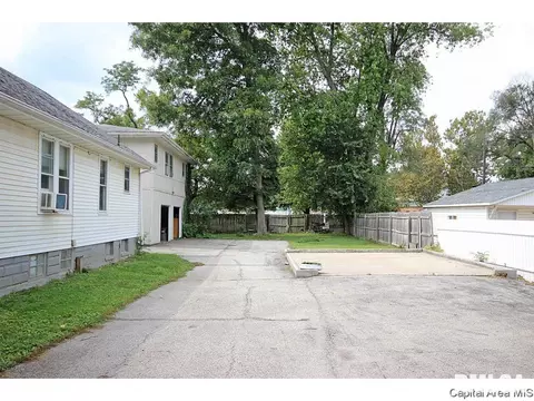 2319 N 15th St, Springfield, IL 62702 photo 4