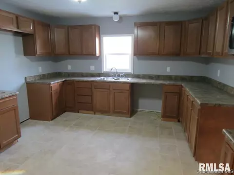 2161 E Reservoir St, Springfield, IL 62702 photo 5