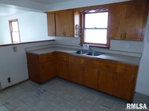 1011 N 4th St, Springfield, IL 62702 photo 8