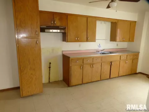 1011 N 4th St, Springfield, IL 62702 photo 13
